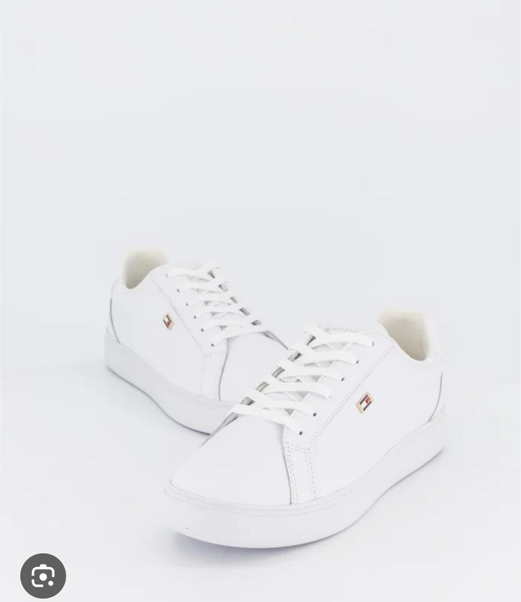 Tommy Hilfiger Full White Leather Court Sneaker with Flag Badge  (80)
