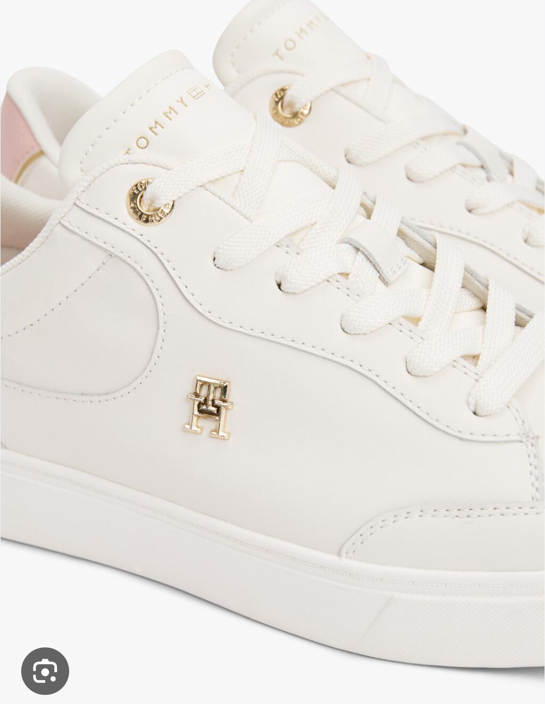 Tommy Hilfiger White Leather Court Sneaker     (81-d)